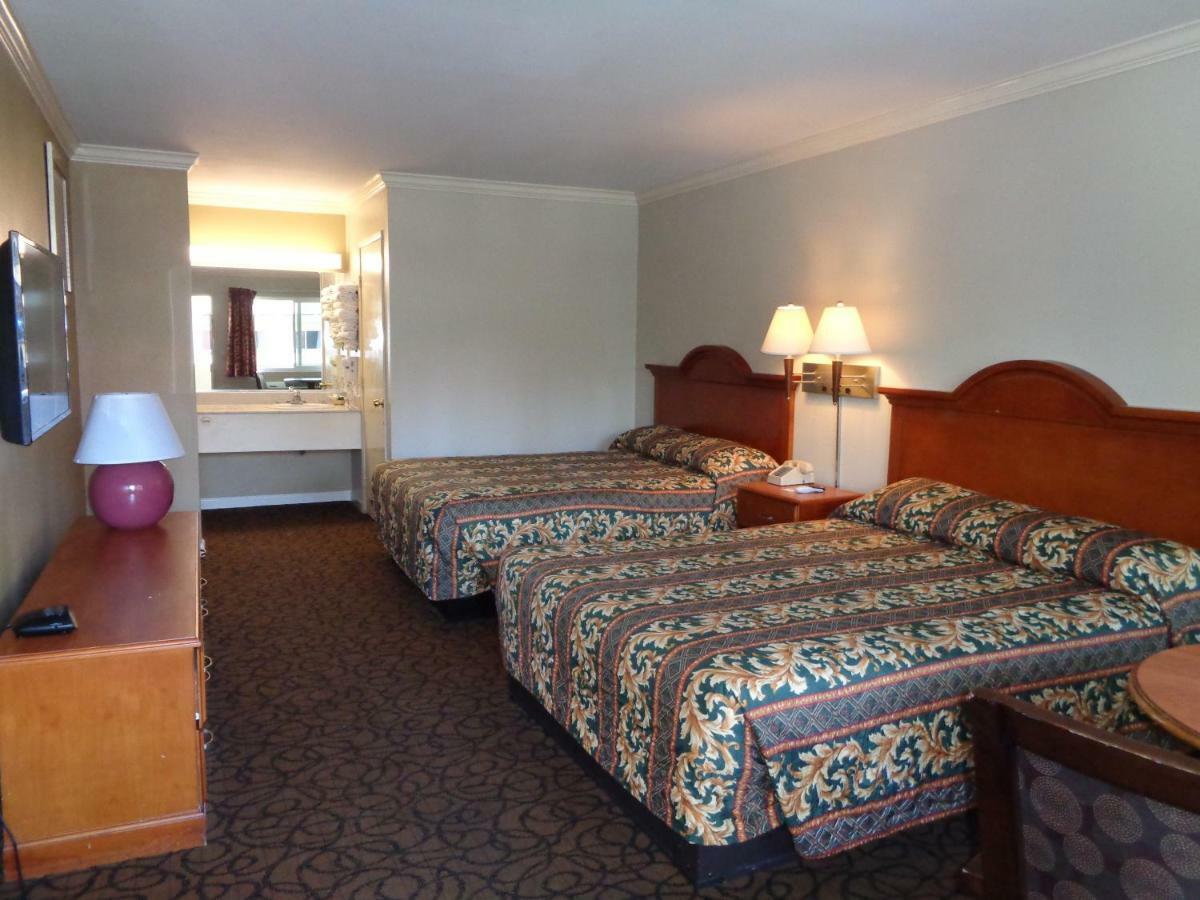 Long Beach Luxury Inn Dış mekan fotoğraf